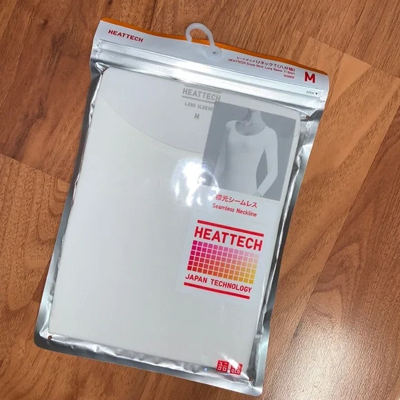 Brand New in Packaging Uniqlo HEATTECH Scoop Neck Long-Sleeve T-Shirt - Picture 2 of 10